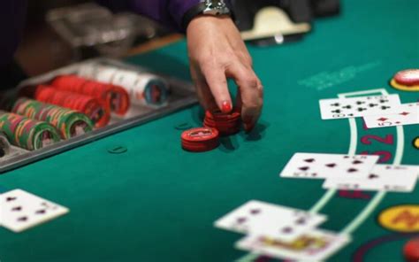 How Casinos Spot Card Counting .